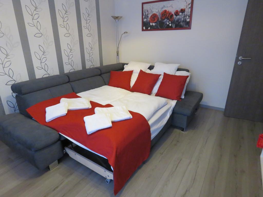 Szofi Apartman ไฮจ์ดุสโซบอสโล ภายนอก รูปภาพ
